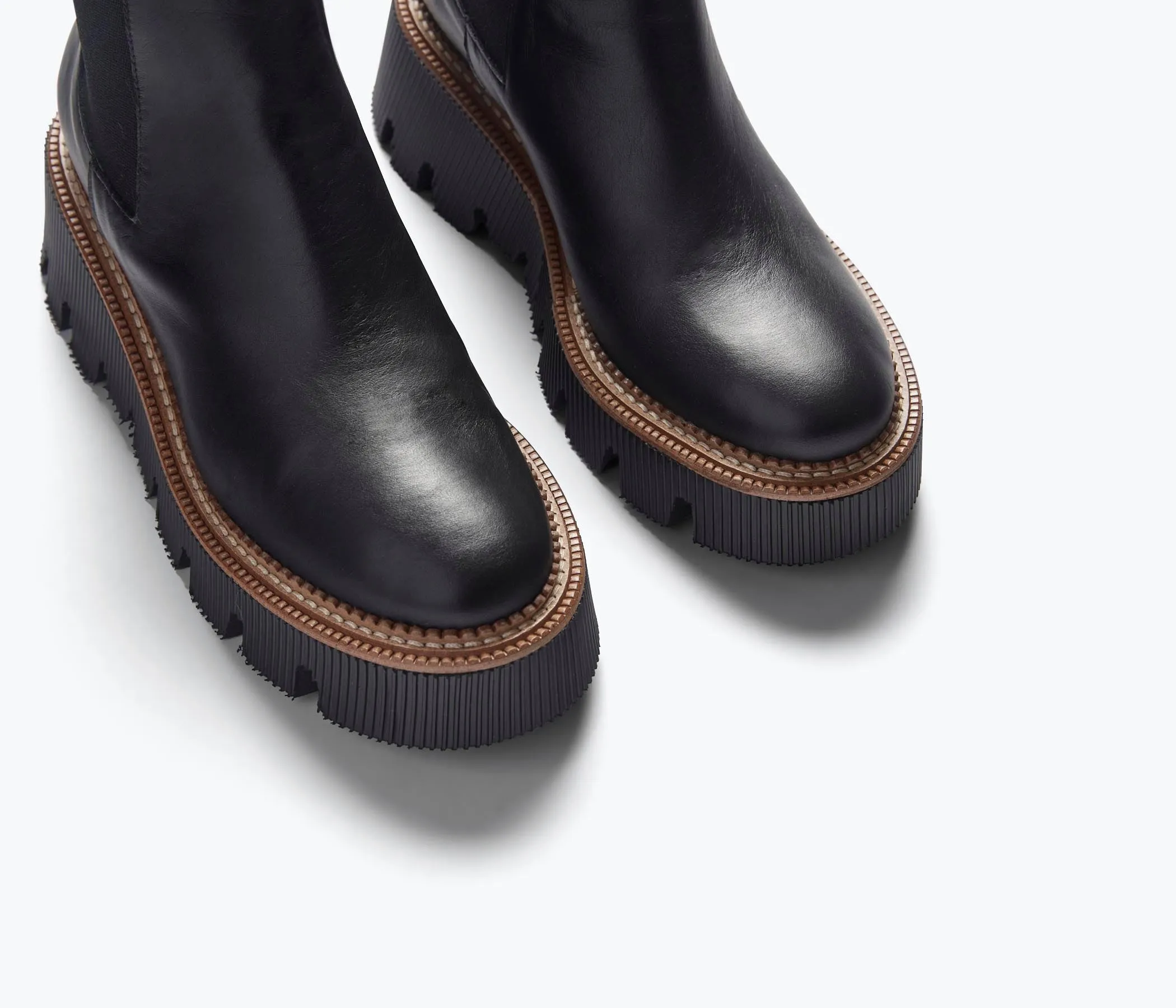 BESS LUG SOLE CHELSEA BOOT