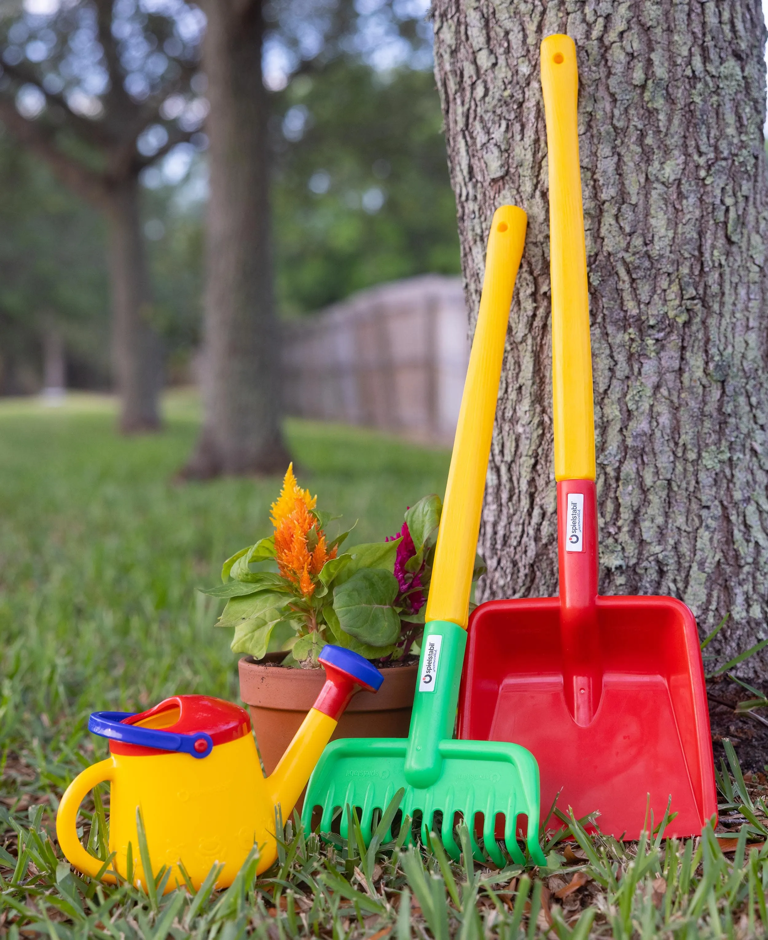 Children's Long Handled Flat Shovel for Snow or Sand