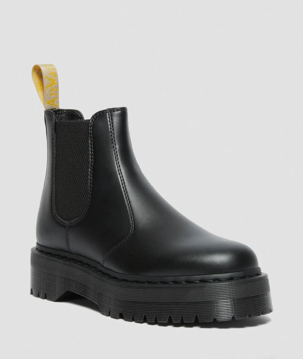 Dr.Martens 2976 Quad Chelsea Boot Vegan Black Felix Rub Off Plateau 27560001