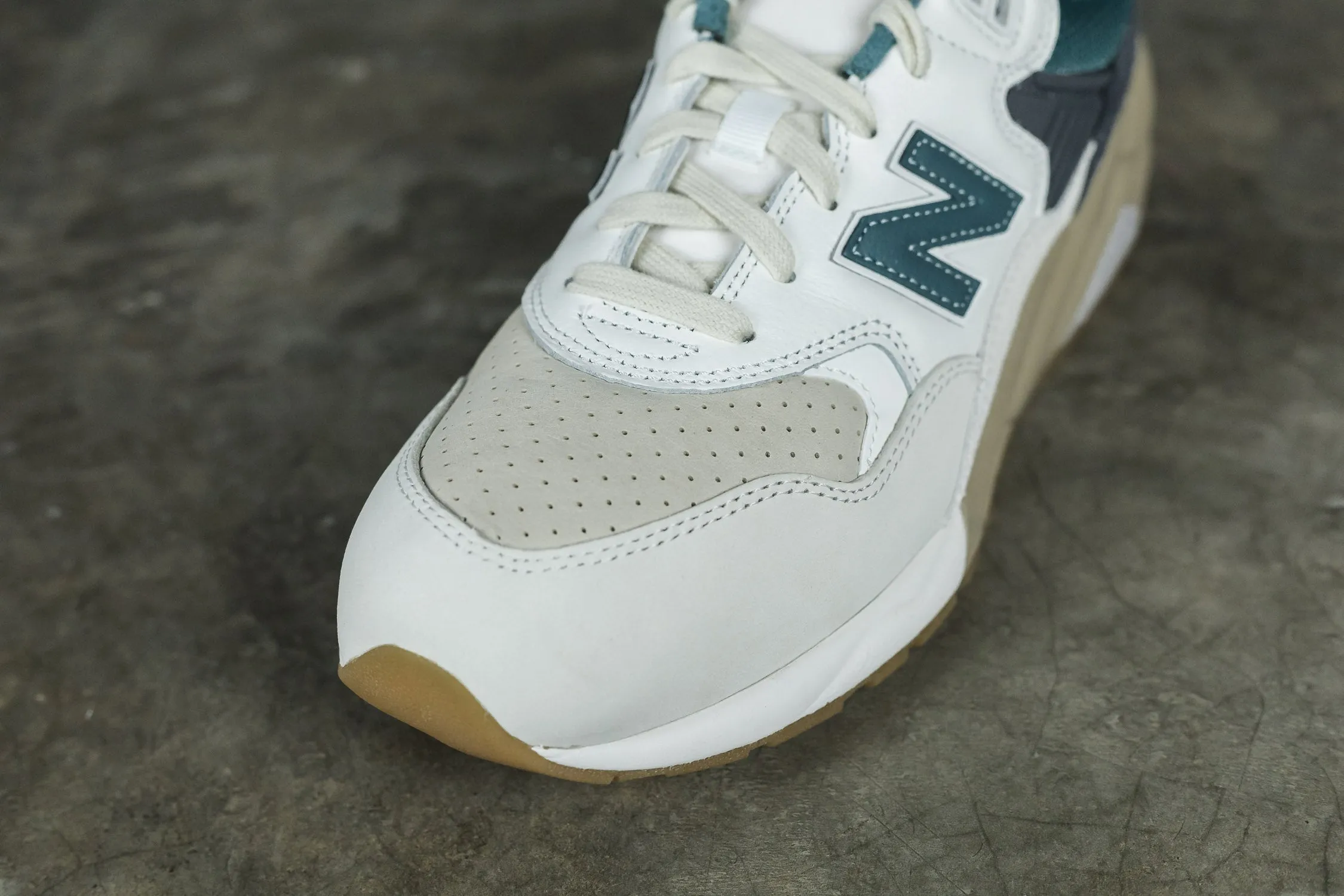 New Balance MT580 'Rain Cloud'