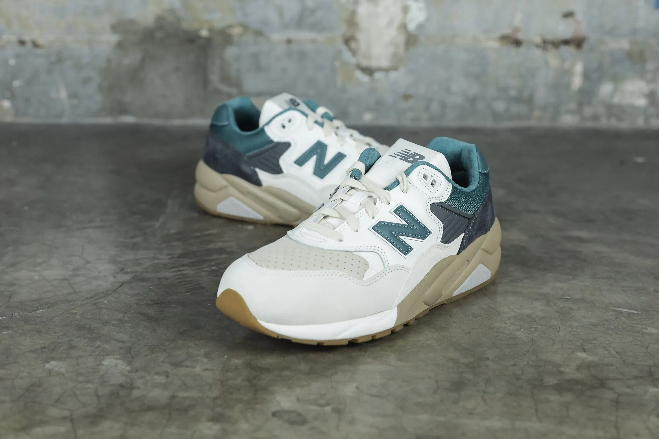 New Balance MT580 'Rain Cloud'